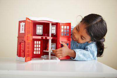 Green Toys Hasičská stanice s autíčkem