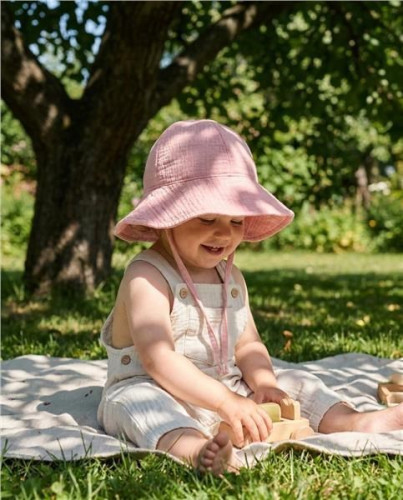 Kojenecký mušelínový klobouček pink New Baby
