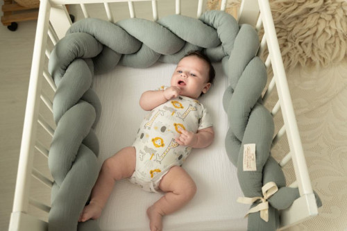 Mušelínový mantinel cop 200 cm Babymatex – chránič do postýlky