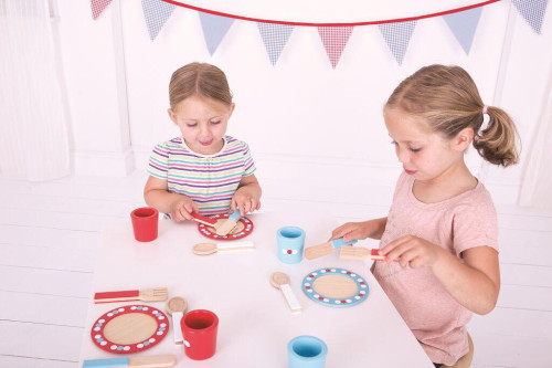 Dřevěný jídelní servis s puntíky Bigjigs Toys