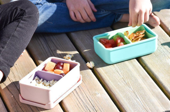 Silikonový bento box na svačinu 700 ml Melii
