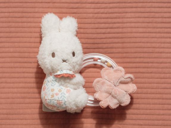 Chrastítko s korálky králíček Miffy Lucky Blossom Little Dutch