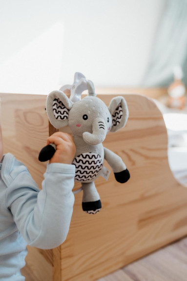 Natahovací hrací strojek plyš 30 cm závěs na postýlku/kočárek Babyted