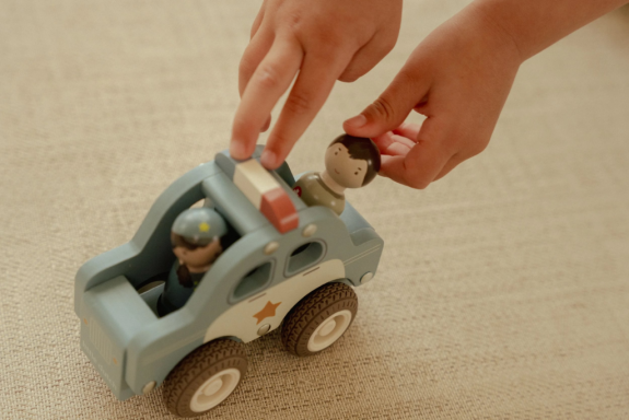 Policejní auto dřevěné Little Dutch