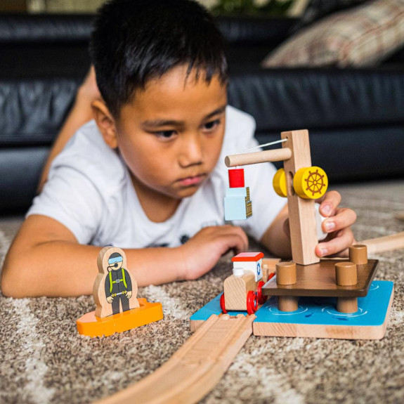 Přístav s jeřábem, člunem a potápečem Bigjigs Rail