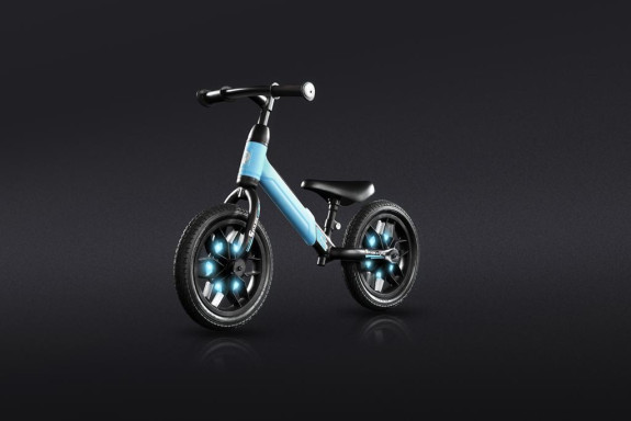 Odrážedlo Spark, věk 3 - 6 let, do 30 kg Qplay