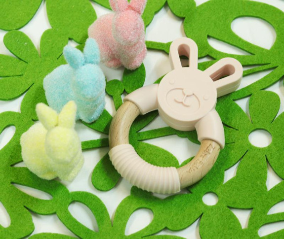 Bo Jungle kousátko B-Teether Animal wood pink