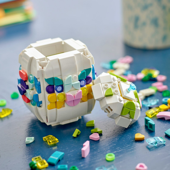Dekorativní velikonoční vajíčko Lego