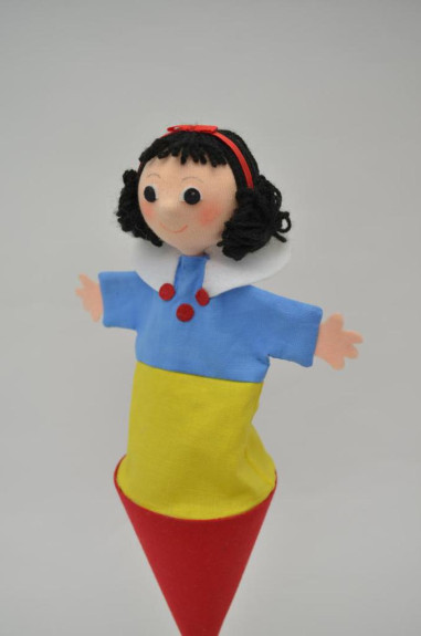 Kornoutový maňásek Sněhurka 36 cm