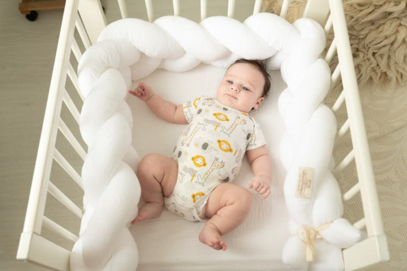 Mušelínový mantinel cop 200 cm Babymatex – chránič do postýlky