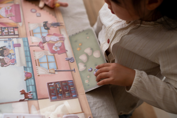 Knížka se samolepkami Dům Rosa Little Dutch