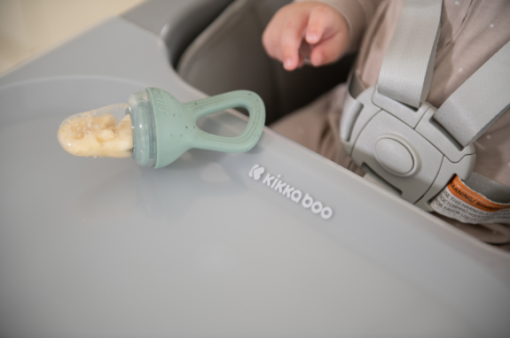 Krmící kousátko Platinum Silicone Sand KikkaBoo