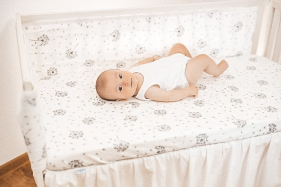 Bavlněné prostěradlo s gumou a potiskem 70 x 140 cm Babymatex