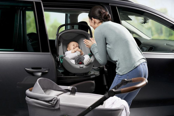 Autosedačka Baby-Safe iSense (0-13 kg)