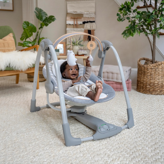 Houpačka konvertibilní cestovní s melodií Bella Teddy™ 0 m+ do 9 kg Ingenuity