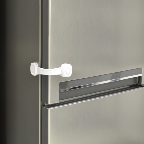 Pojistka na skříň Outsmart Multi Use Lock Safety 1st