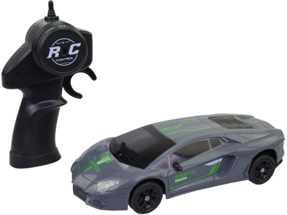 Elektroauto na ovládání s vyměnitelnými koly a funkcí driftování