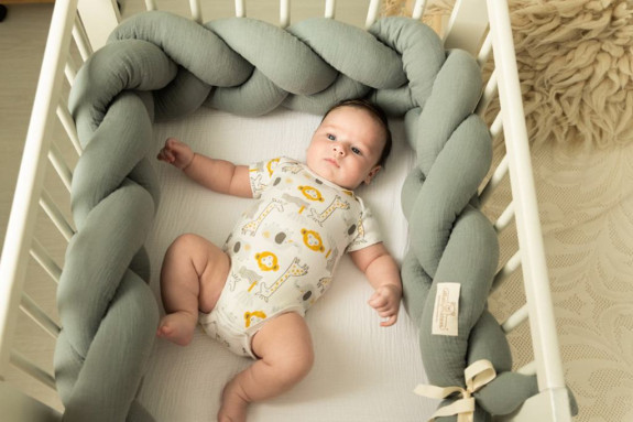 Mušelínový mantinel cop 200 cm Babymatex – chránič do postýlky