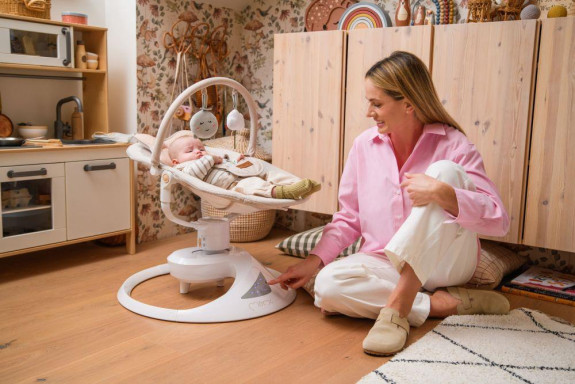Elektrické houpátko Pearl MoMi