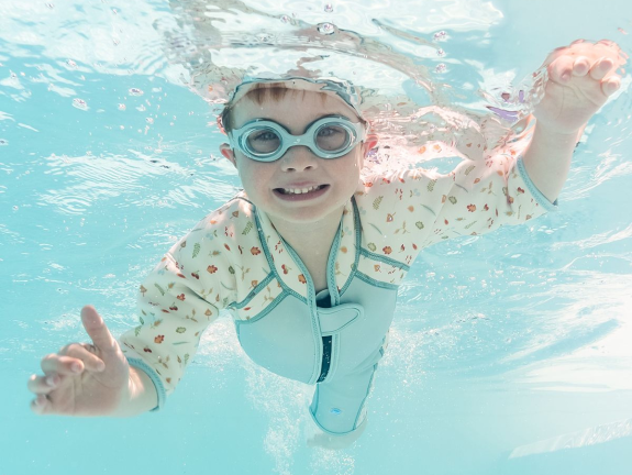 Nová kolekce plavek a plaveckých potřeb Splash About je zde