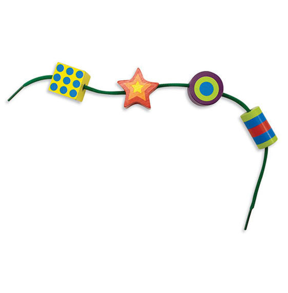 Navlékání dřevěných tvarů Melissa & Doug