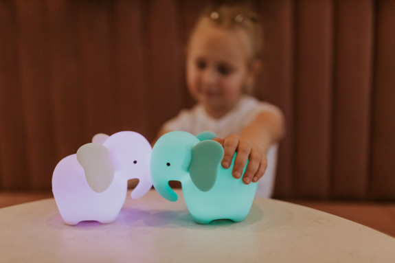 LED silikonová noční lampička Rgb s dálkovým ovladačem - slon Mary's