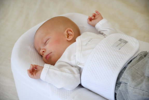 CocoonaBaby podložka + povlak White Red Castleb