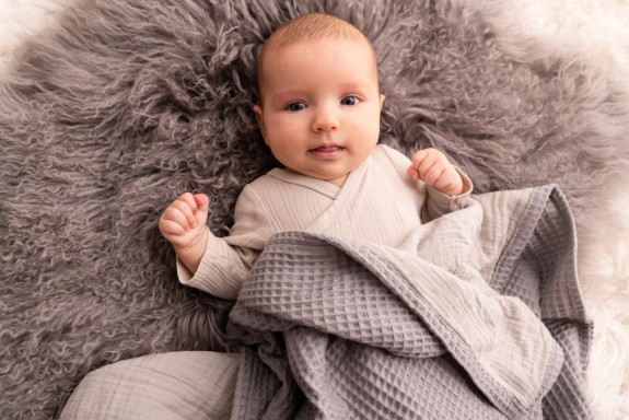 Mušelínová deka Prestige šedá 75 x 100 cm Babymatex