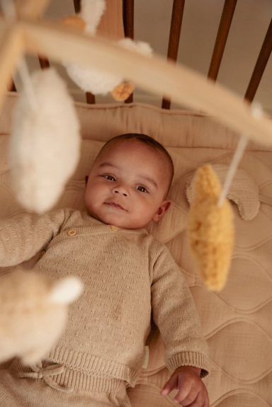 Hudební kolotoč dřevěný Newborn Naturals Little Dutch
