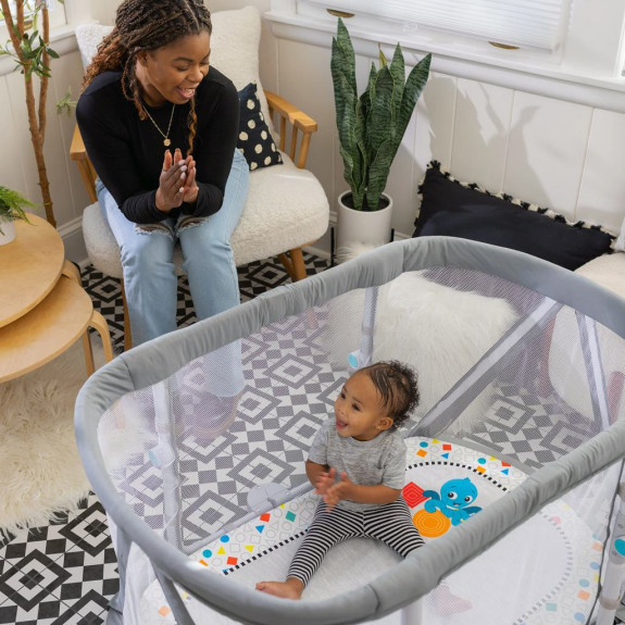 Postýlka s ohrádkou na hraní a klavírem 3 v 1 Kick & Snooze™ 0 m+ Baby Einstein