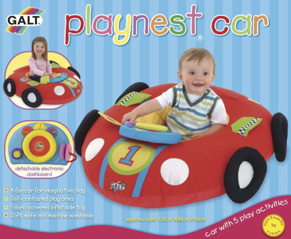 Auto plné her