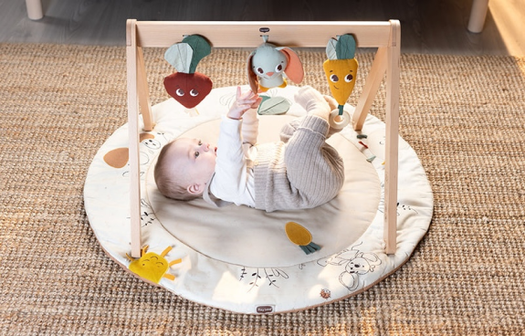 Hrací deka s hrazdou Garden of Adventures Tiny Love