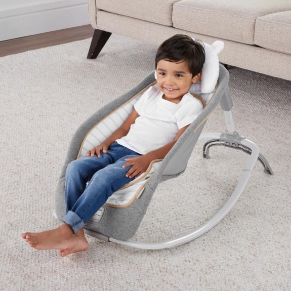 Houpátko vibrující s melodií Boutique 0m+,
do 18 kg