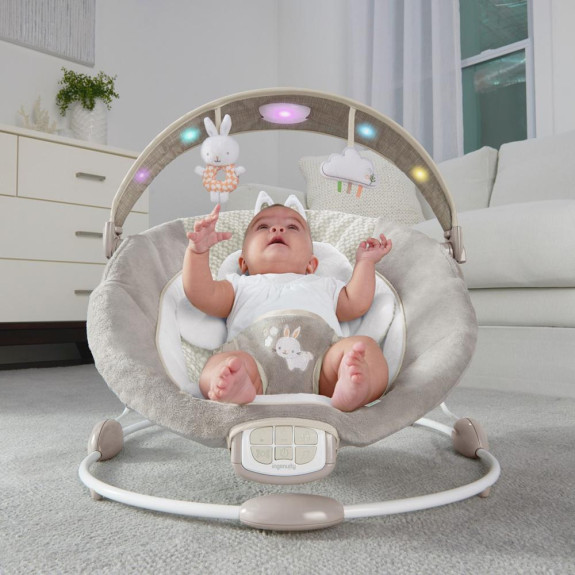 Lehátko vibrující s melodií a světlem Twinkle Tails Ingenuity