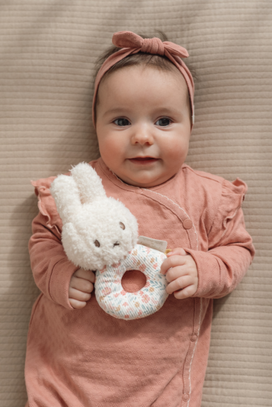 Chrastítko králíček Miffy Lucky Blossom Little Dutch
