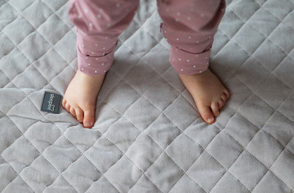 Dětský rostoucí overal Kočka Dots růžový Moniel