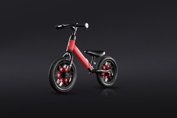 Odrážedlo Spark, věk 3 - 6 let, do 30 kg Qplay