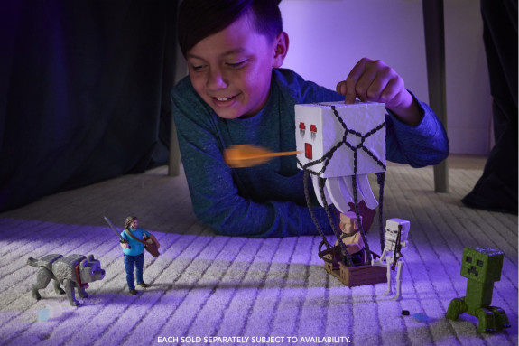 Minecraft movie akční figurka blast attack ghast 25 cm