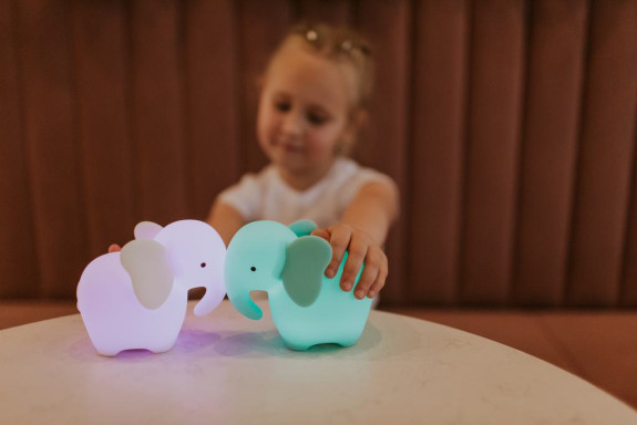 LED silikonová noční lampička Rgb s dálkovým ovladačem - slon Mary's