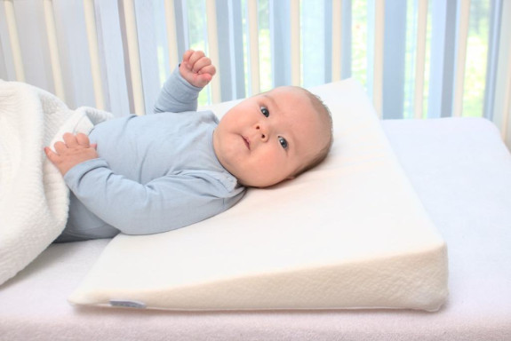 Polštář Klin Air 60 x 36 cm BabyMatex