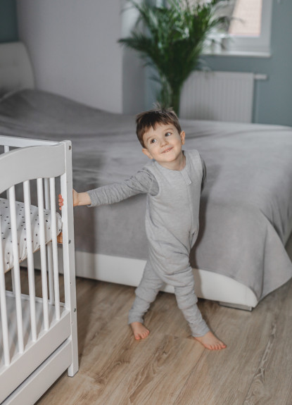 Celoroční spací pytel s nohavicemi Černé tečky Sleepee
