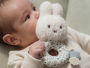 Chrastítko králíček Miffy Lucky Leaves Little Dutch